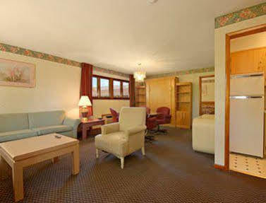รามาดา บาย วินด์แฮม เฟลมิงตัน Hotel ภายนอก รูปภาพ